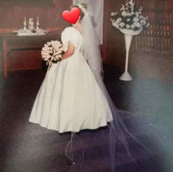 Breathtaking Ballgown Wedding Dress with Long Cathedral Style Veil Vintage